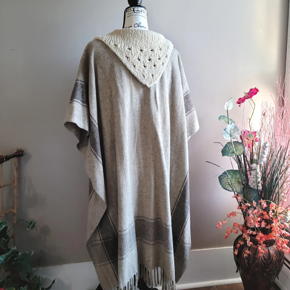 Artisan Made Wool Blanket Poncho - Picture 5 of 12